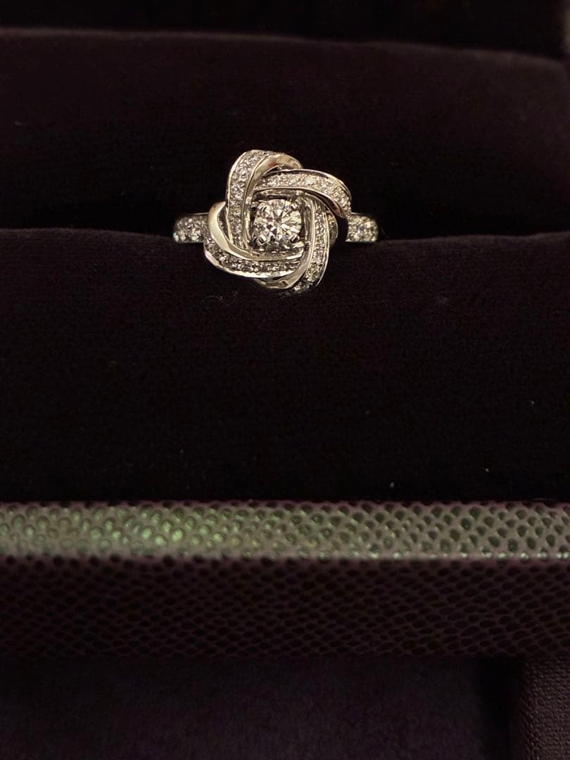 ブシュロン　ピヴォワンヌ　リング　0.2ct 46号　美品