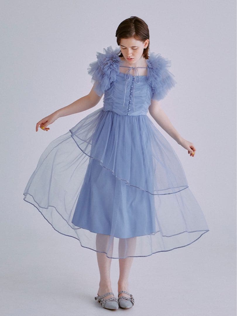【最終値下げ‼️新品】フリル付きライトブルーチュールドレス