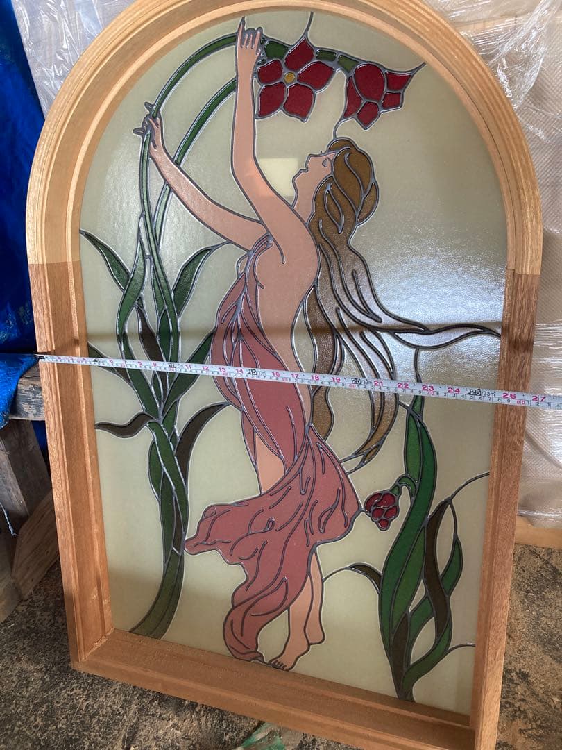 ステンドガラス 女性シルエット 花デザイン ガラスアート 窓