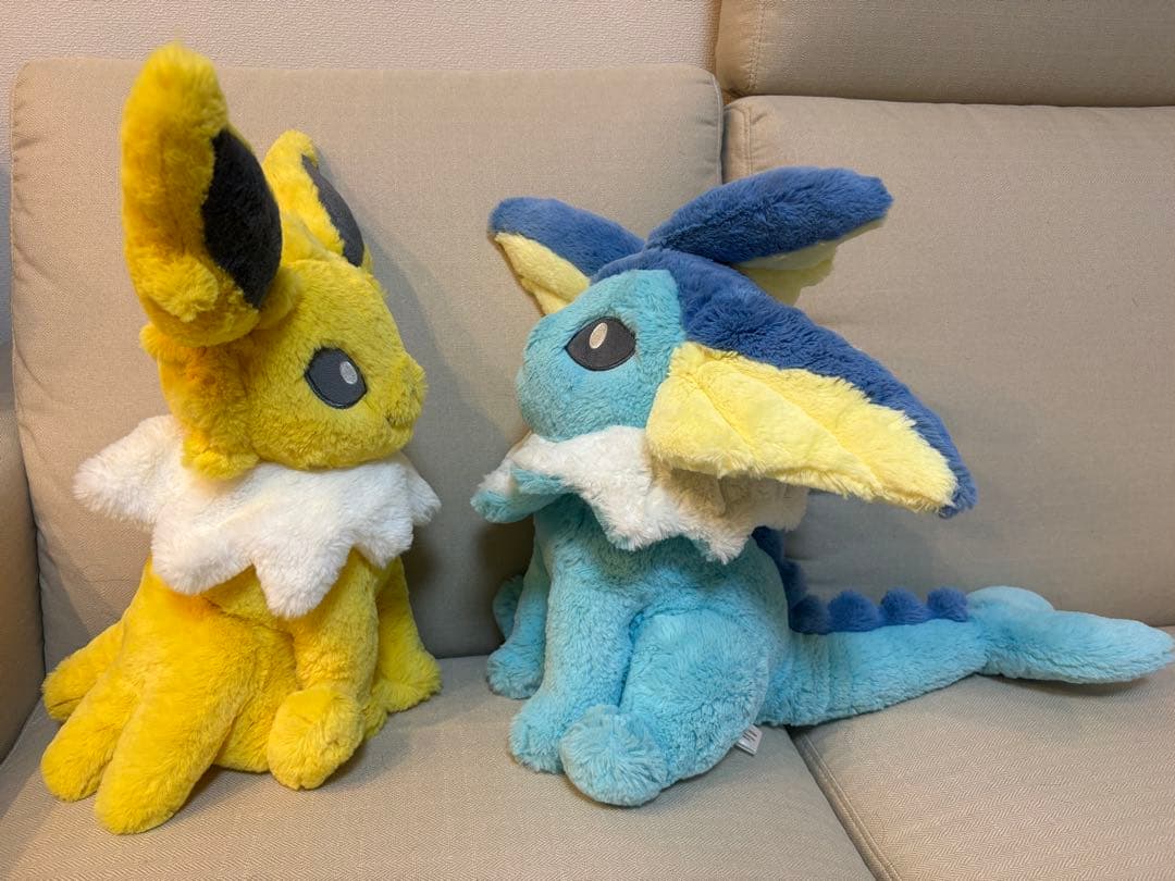 ふわふわ抱きぬいぐるみ　シャワーズ　サンダース