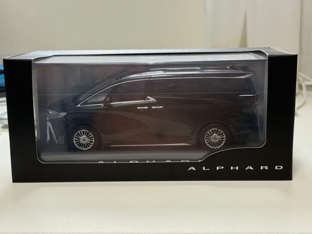 新品未使用☆トヨタ アルファード 40系 カラーサンプルミニカー＋プルバックカー