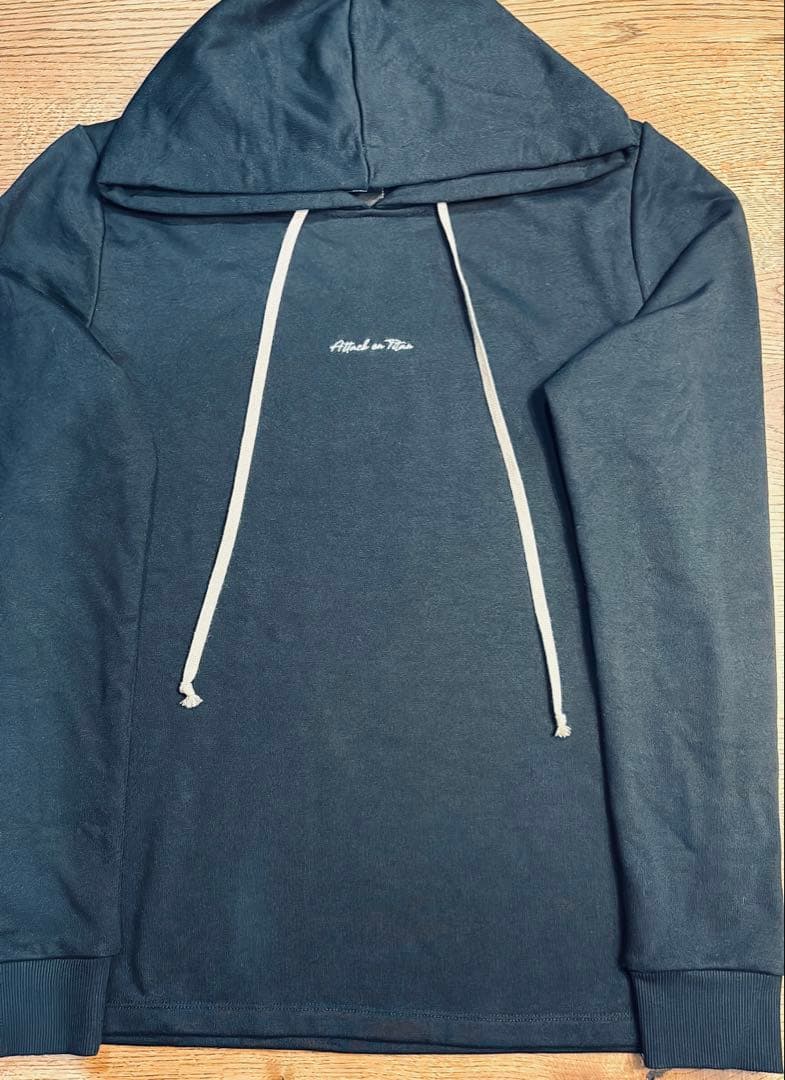 進撃の巨人　終尾のパーカー　Tシャツ　Mサイズ　mayla エレン　終尾の巨人