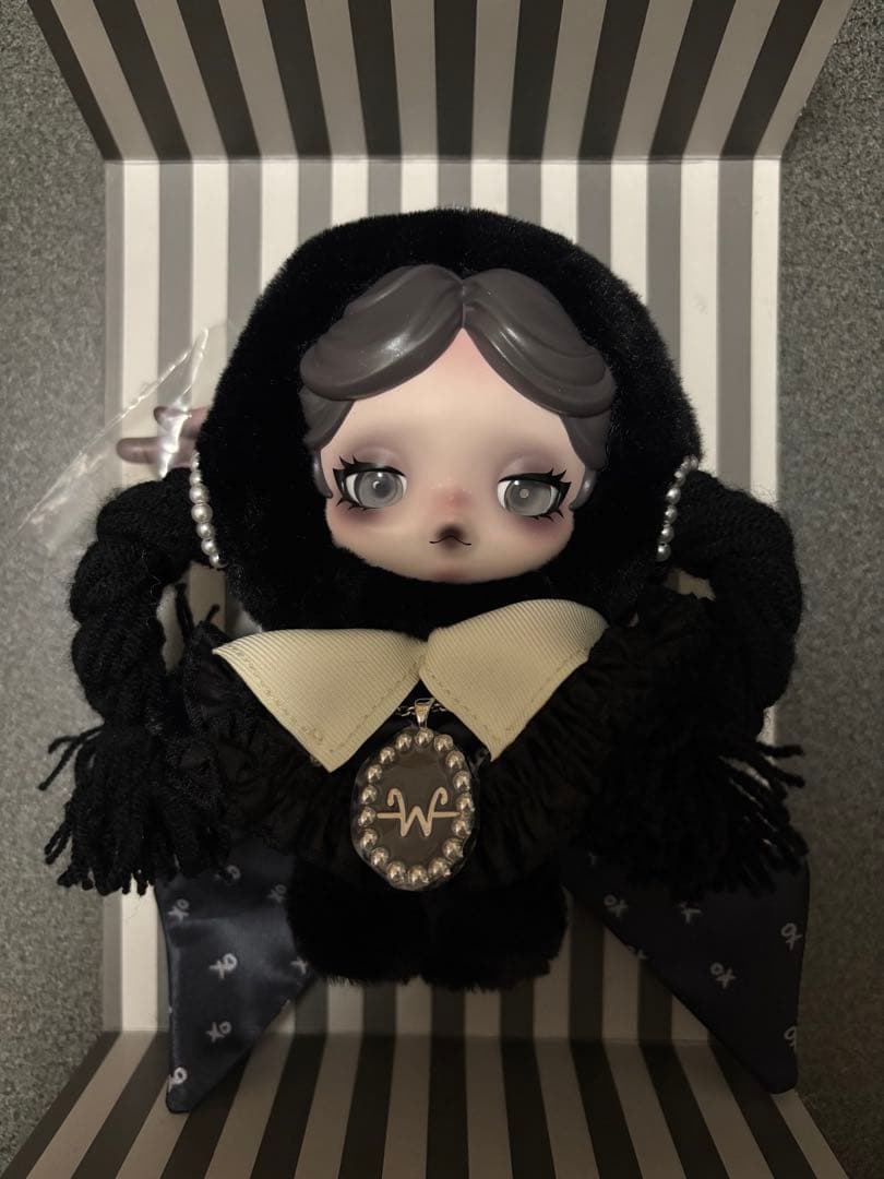 POPMART SKULLPANDA × Wednesday（クラシックドレス)