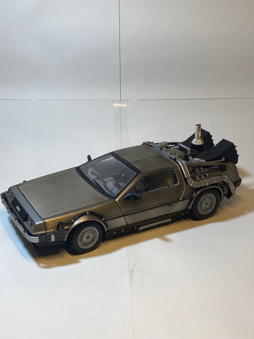 1/18 サンスター バックトゥザフューチャーデロリアン