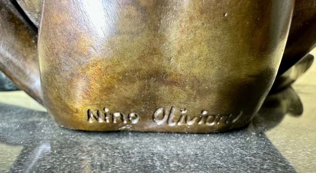 人気ブロンズ像・Nino Oliviono名作「セクシー裸婦」大理石台座