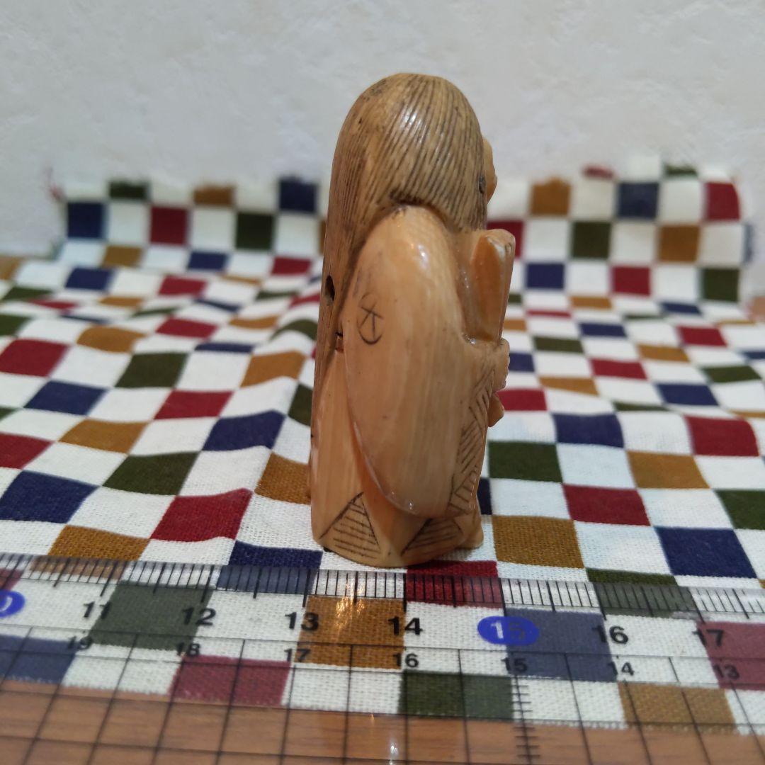 時代提げ物 面変絡繰根付 在銘 天然素材 高5.2cm幅3.9cm重30ｇ緻密彫