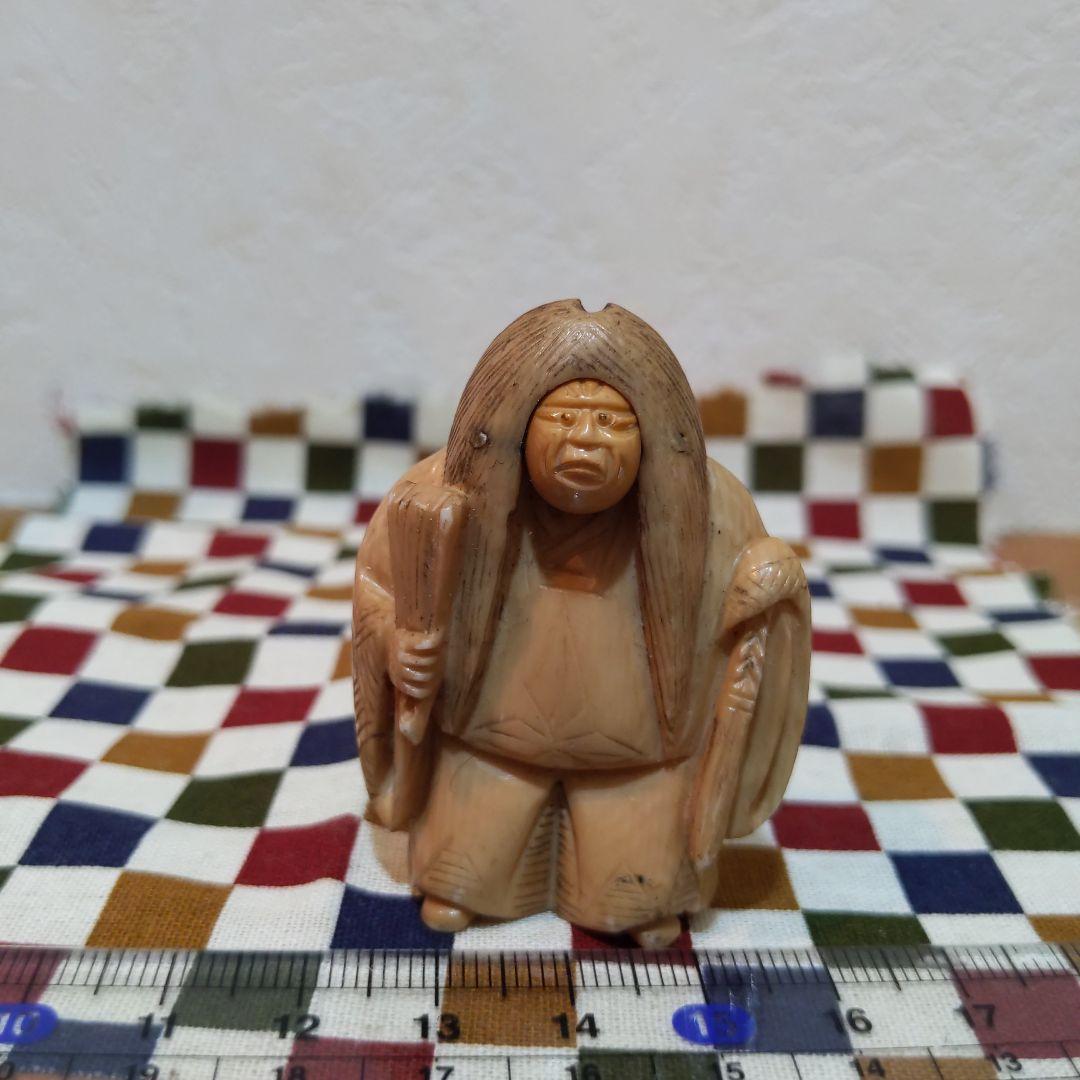 時代提げ物 面変絡繰根付 在銘 天然素材 高5.2cm幅3.9cm重30ｇ緻密彫