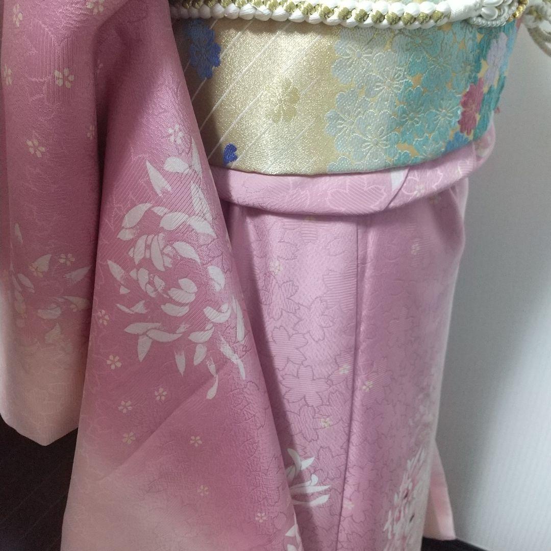 桜色の振袖 菊花紋様