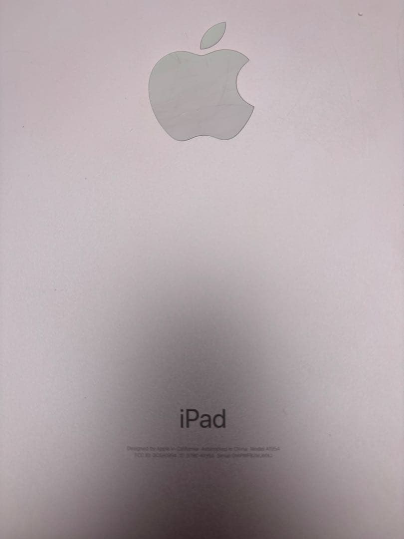 mama iPad A1954 第６世代　ゴールド