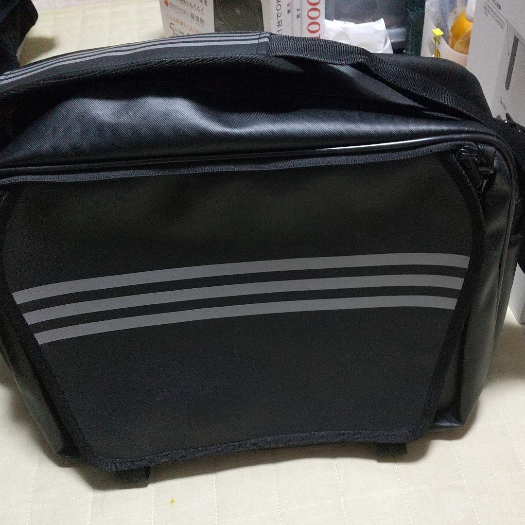 アディダスエナメルバッグ