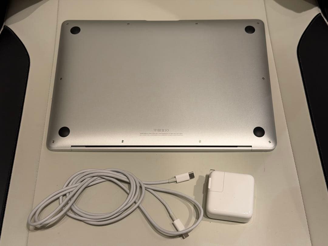 Apple MacBook Air (M1, 2020) シルバー US