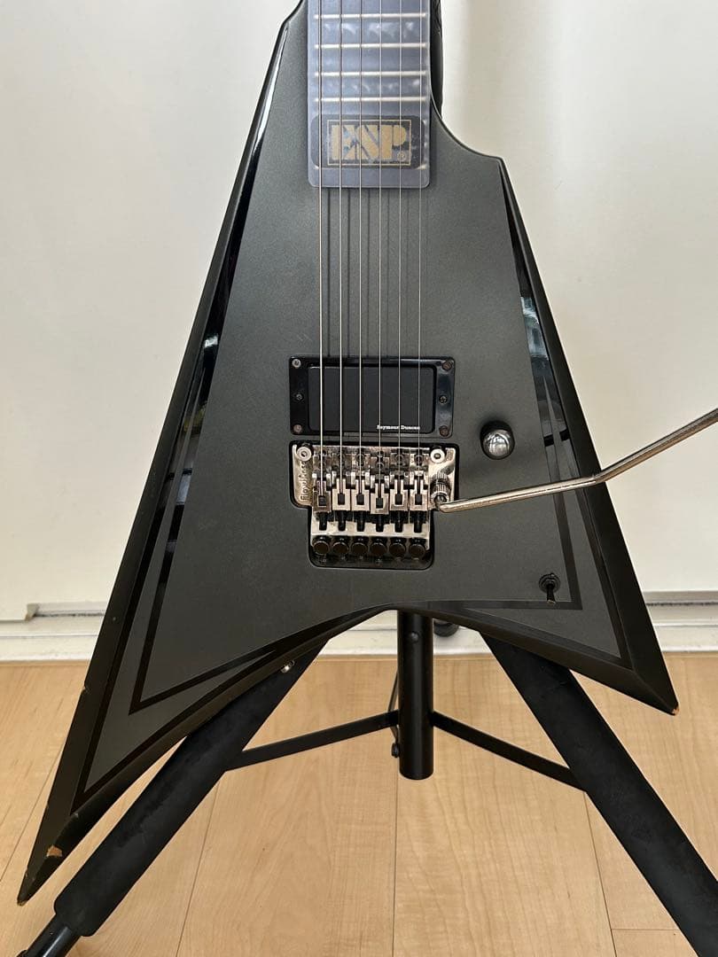 EDWARDS by ESP/Alexi Laihoモデル/BLACKY