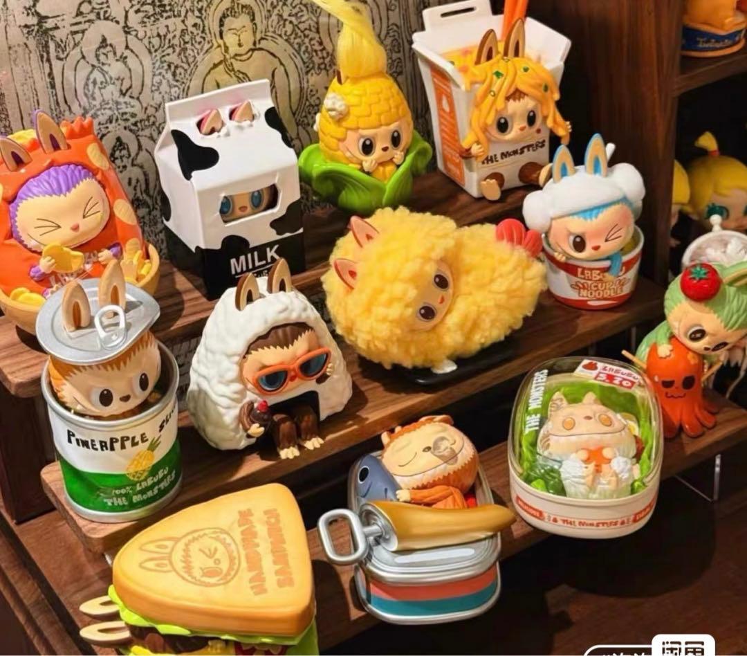 THE MONSTERS Wacky Mart マスコット