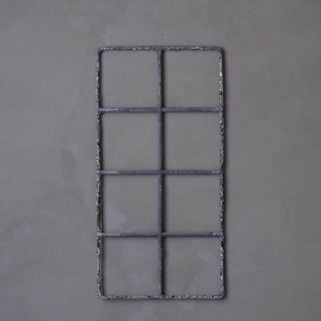ペンキのついた鉄格子　壁掛け オブジェ アート 美術 芸術 ヴィンテージ 古道具