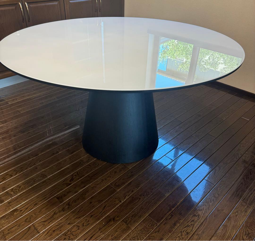 アルモニアPIANE 1350 ガラス天板 ラウンドダイニングテーブル