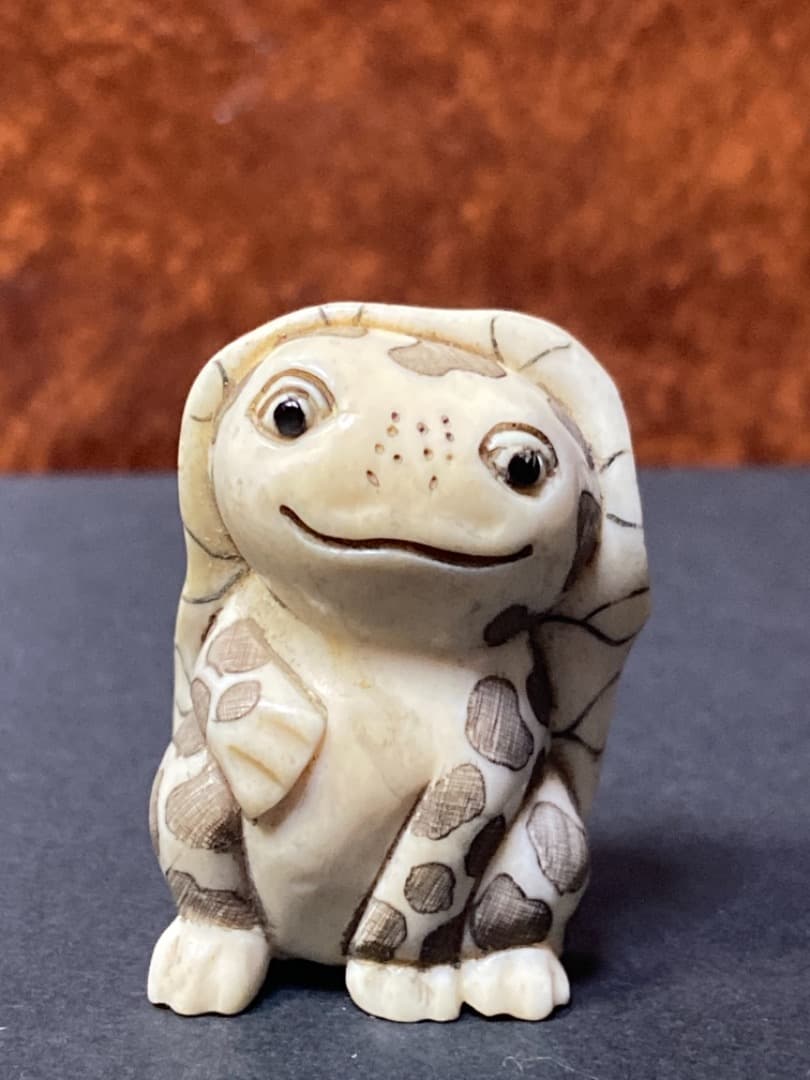 蛙根付  彫刻/印籠・煙草入れ/緒締め/帯留め提げ物・