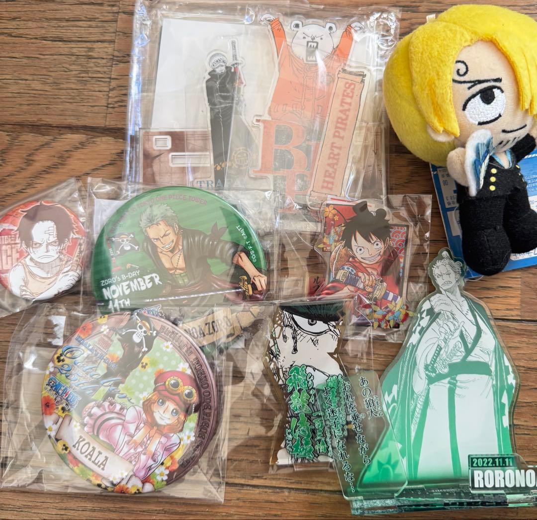 ワンピース　缶バッジ　アクスタ　ロー　ゾロ　サンジ