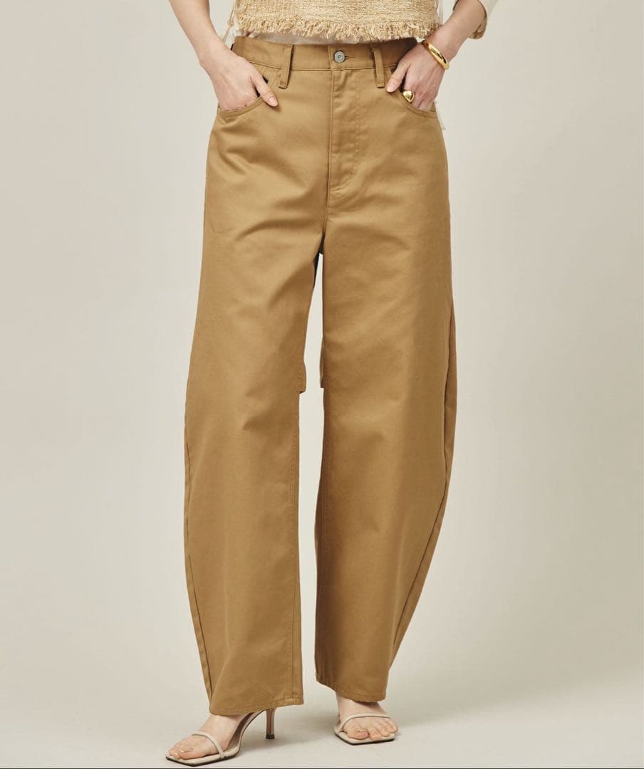 新品未使用 Curensology カレンソロジー チノカーヴィーパンツ 40