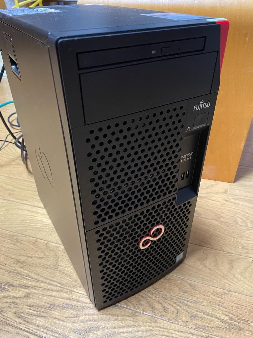 Fujitsu PRIMERGY TX1310 M3 サーバー