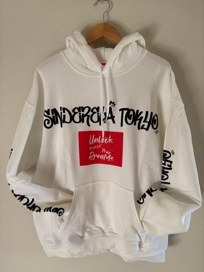 MAY'S メイズ　非売品　ホワイト パーカー L おまけ付き