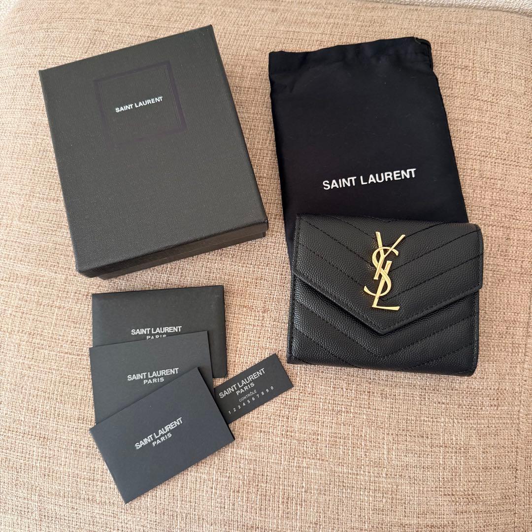 サンローラン三つ折り財布✨