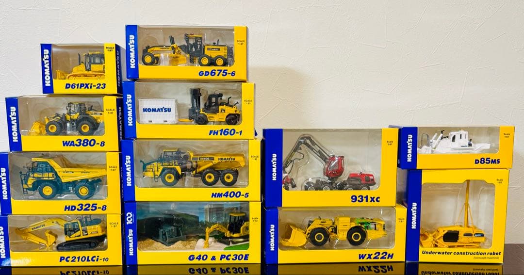 小松製作所　株主優待　オリジナルミニチュア　全期間　12台　2015ー2025年