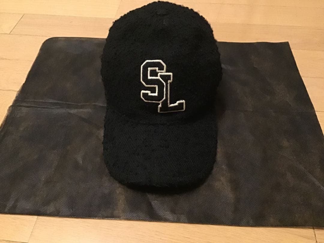 イブサンローラン　ディビジョンSAINT LAURENT PARISキャップ