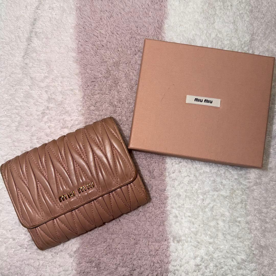 【大幅値下げ】miumiu マテラッセ 二つ折り財布