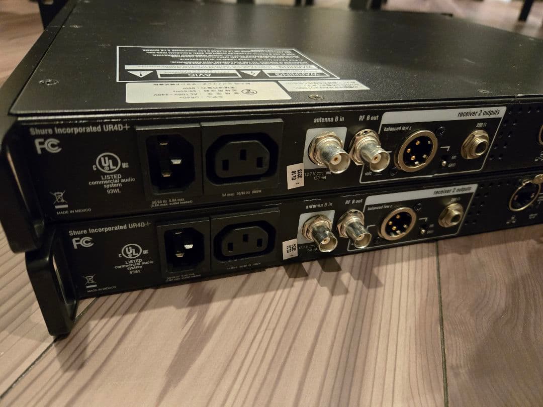 SHUREワイヤレスマイクロフォンSM58トランスミッターUR1受信機UR4D+