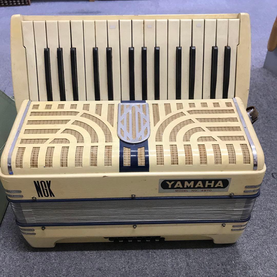 昭和レトロ　YAMAHAアコーディオンMODEL no 4970