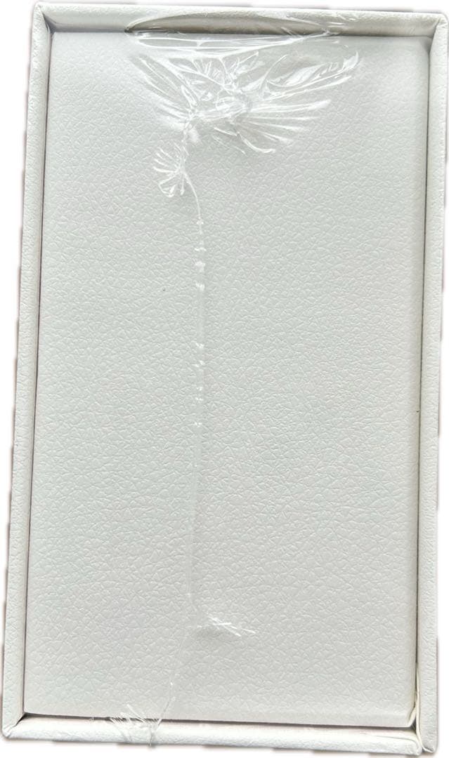 値下中❗️【新品未開封】KINUJO ストレートヘアアイロン ホワイト　絹女