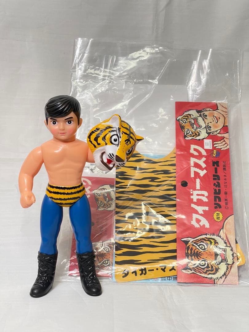 メディコム・トイ　タイガーマスク　復刻版　ソフビ