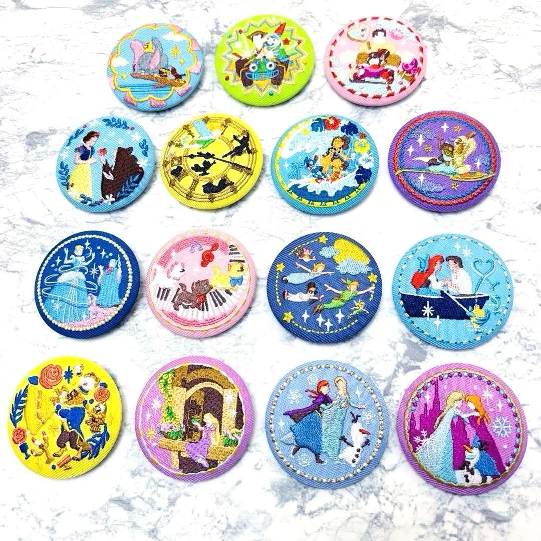Disney 刺繍缶バッジ