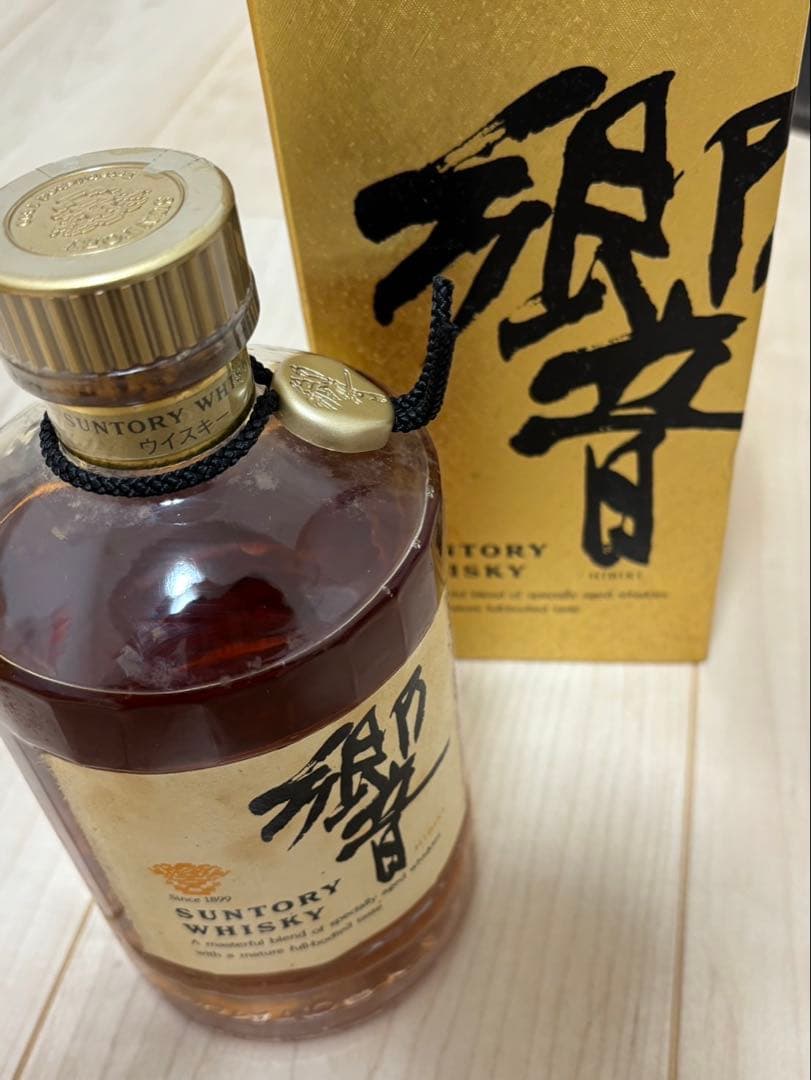 Suntory Whisky 金色パッケージ