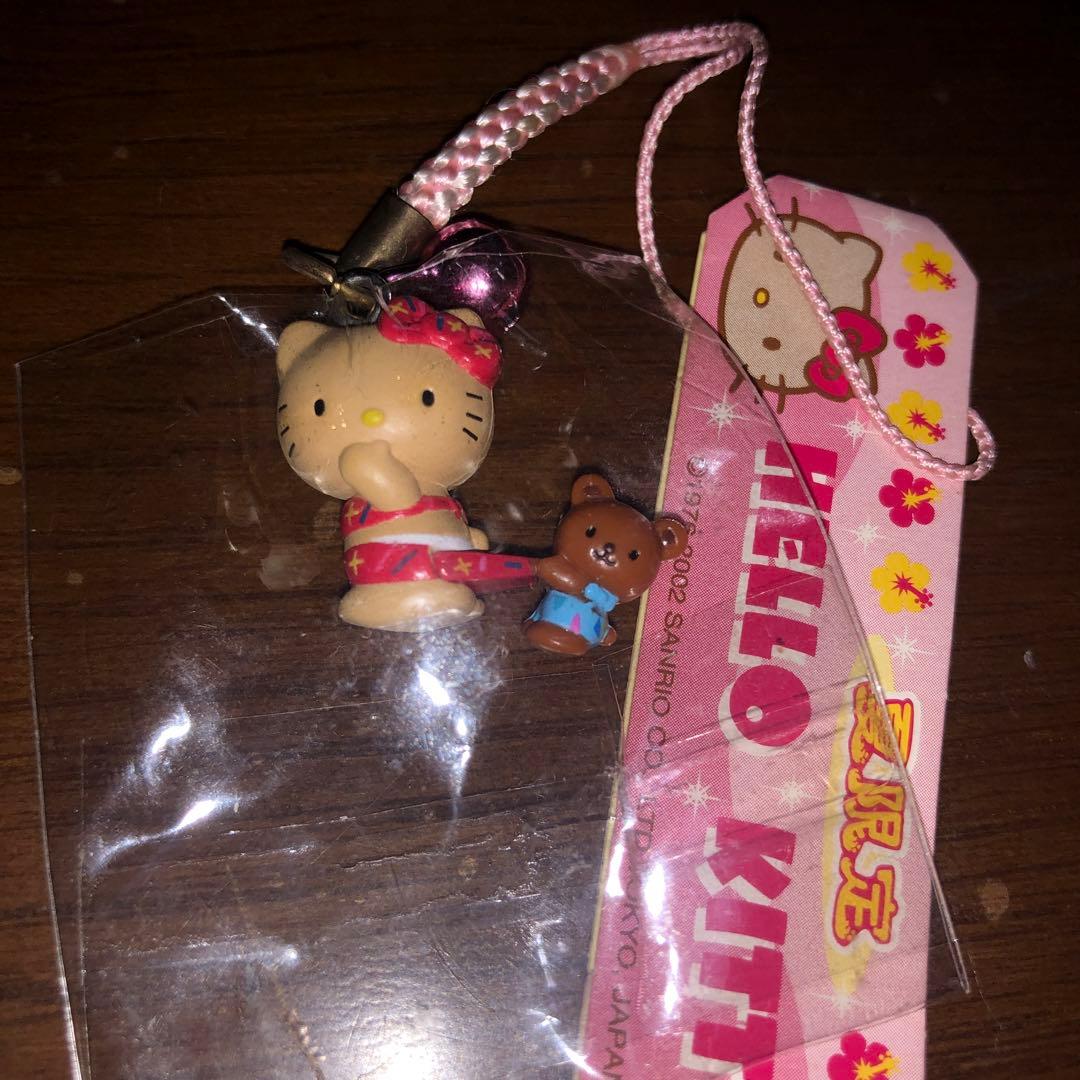 レア　夏休み海バージョン　ハローキティ日焼け　水着　クマ　根付けストラップ　希少