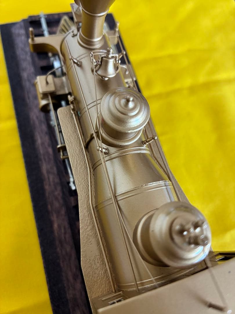 未使用品 弁慶号 蒸気機関車模型 金属製 レール基台・ケース付