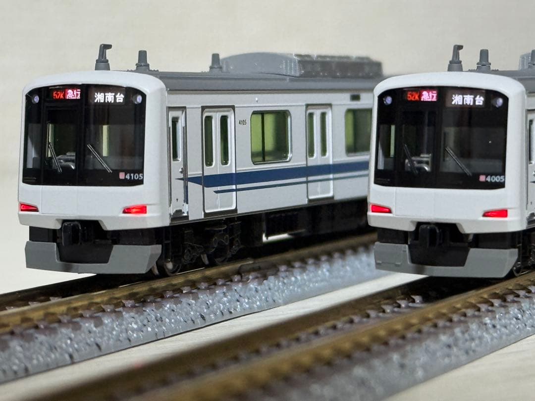 KATO 東急電鉄5050系4000番台<新幹線ラッピングトレイン>