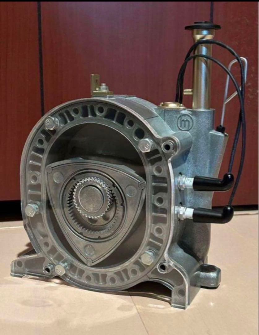 しゃけ デアゴスティーニ　ロータリーエンジンモデル 1/2スケール