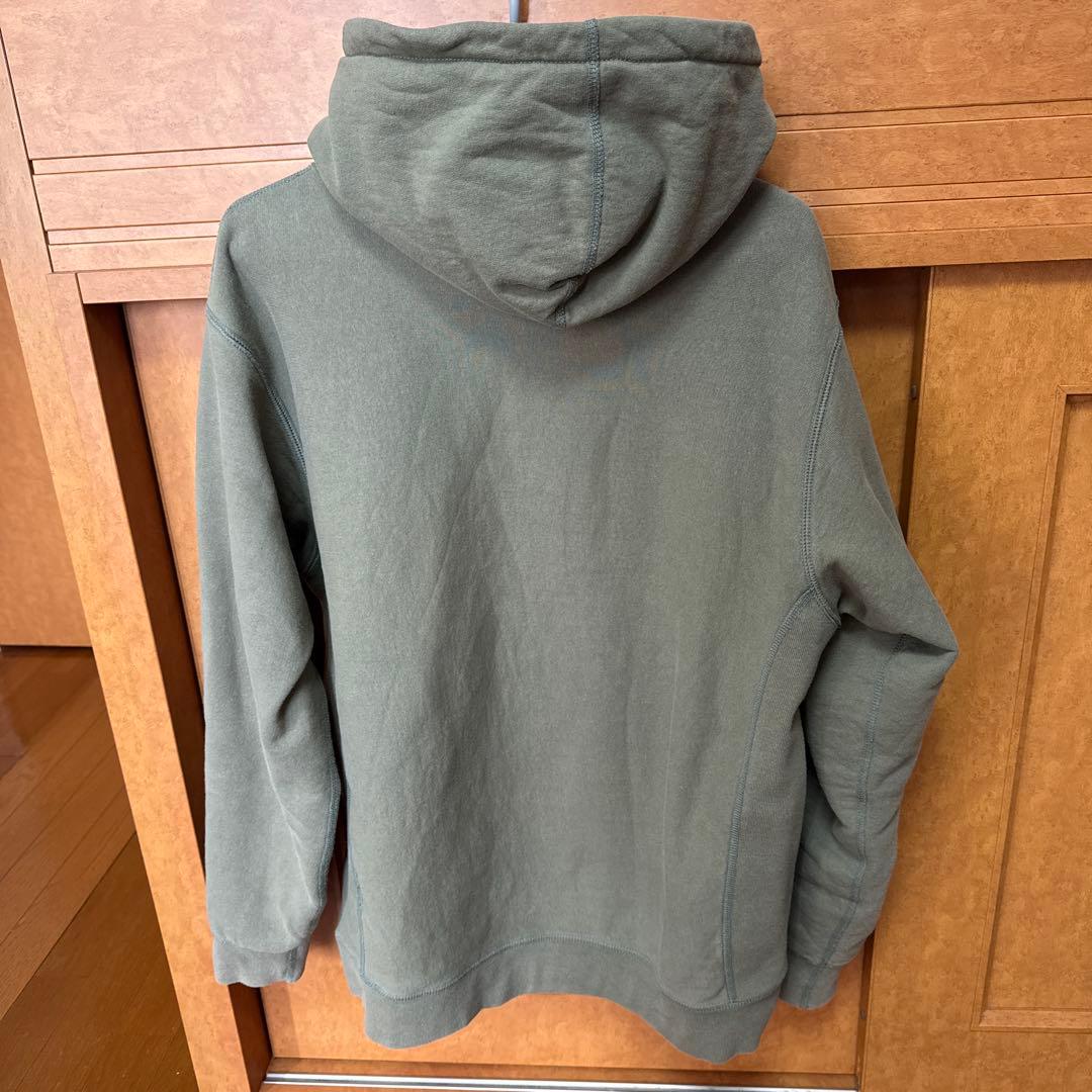 ぽてる31日まで値下げ　シュプリームパーカー