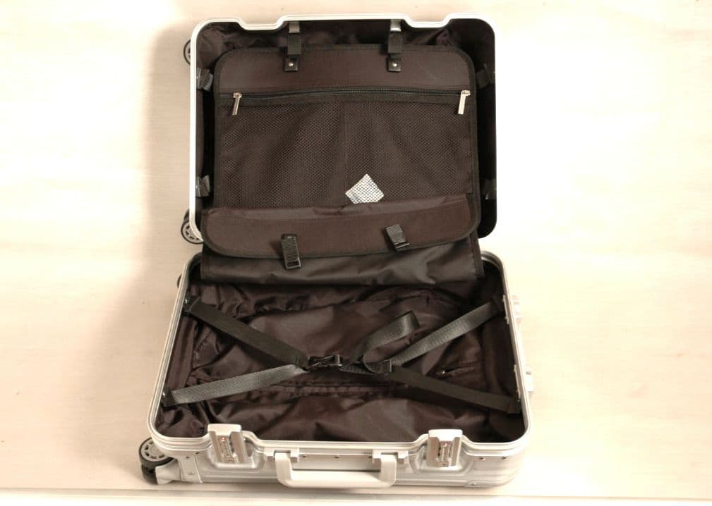 Mercedes ベンツ アルミニウムキャリーケース