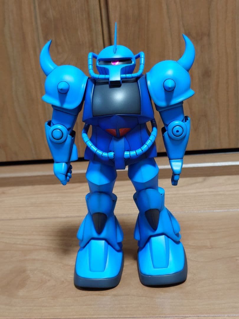 グフ旧キット完成品1:100スケ−ル