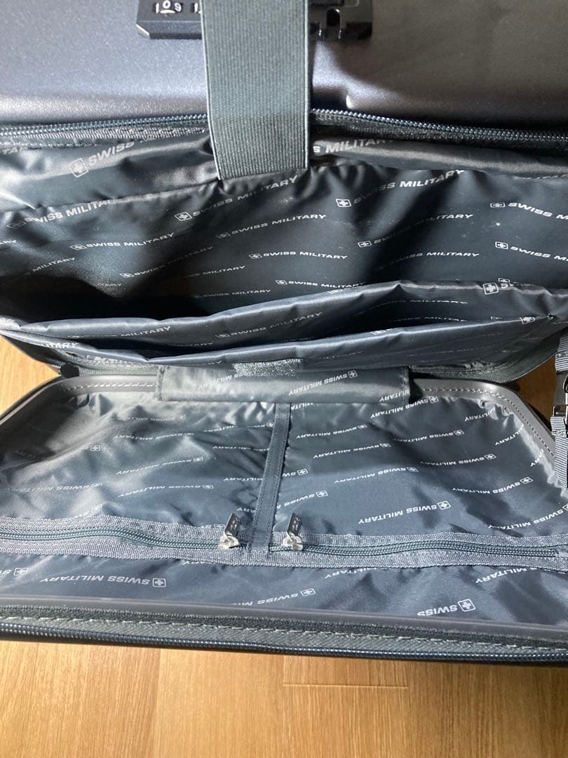 スイスミリタリー キャリーケース 18インチ　37L（拡張時42L）