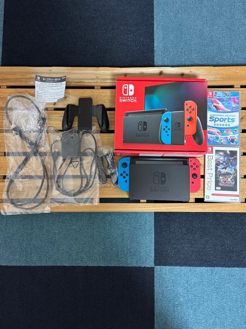 Nintendo Switch 本体【美品】　ソフト2つ付き