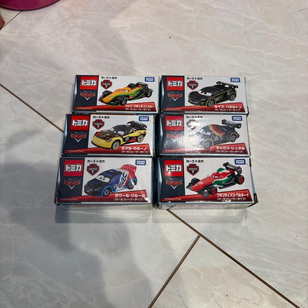カーズ　トミカ　カーボンレーサータイプ　6台セット