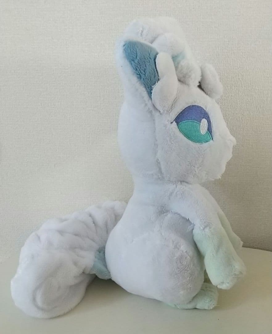 ポケモン　タカラトミー　リーリエのシロン　アローラロコン等身大ぬいぐるみ