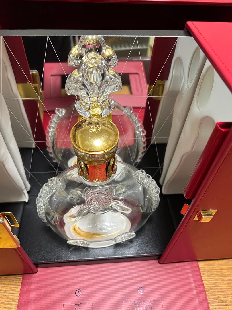 レミーマルタン ルイ13世 空瓶 バカラ クリスタルボトル 観音開き