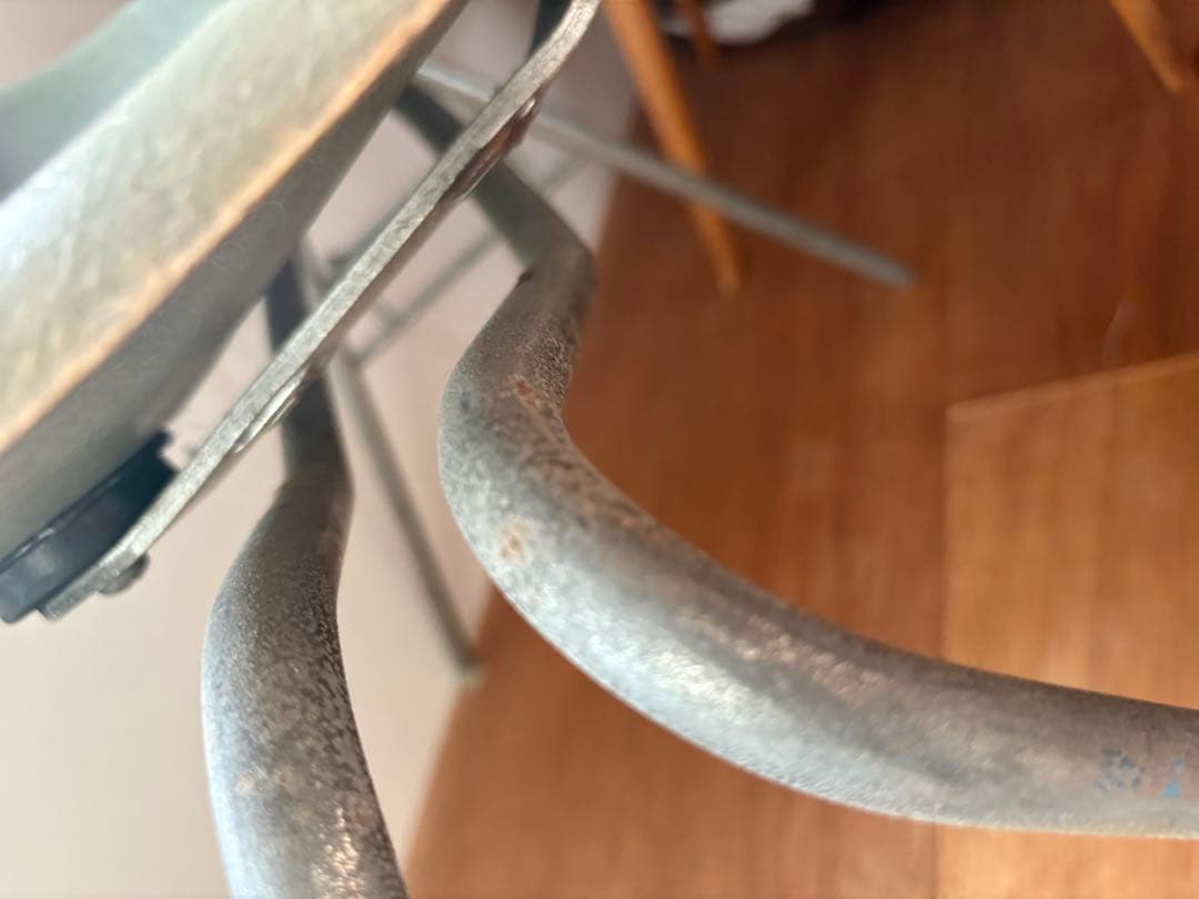 イームズハーマンミラーシェルチェア難あり