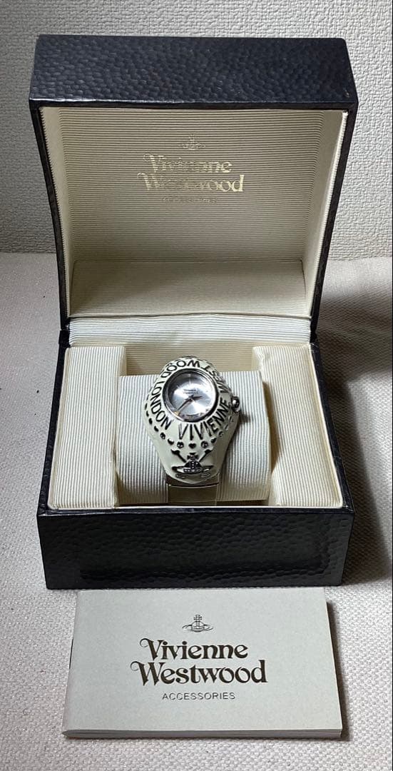 【希少】ヴィヴィアンウエストウッド　ドクロ　ホワイト　腕時計