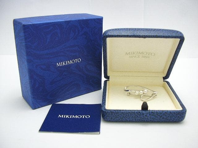 美品です。　ミキモト　シルバーブローチ　アコヤパール付　箱、冊子付き