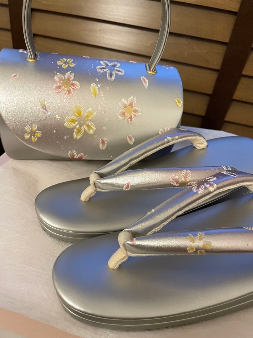 豪華花模様　日本謹製　振袖バッグ　草履セット　 桜　刺繍　レア